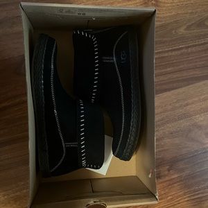 BRAND NEW Ugg Varney Boots